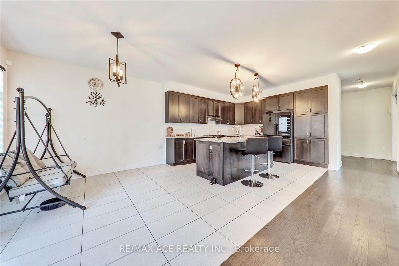 Photo 18 of 63 Wamsley Crescent, Clarington, Newcastle — HOMEH