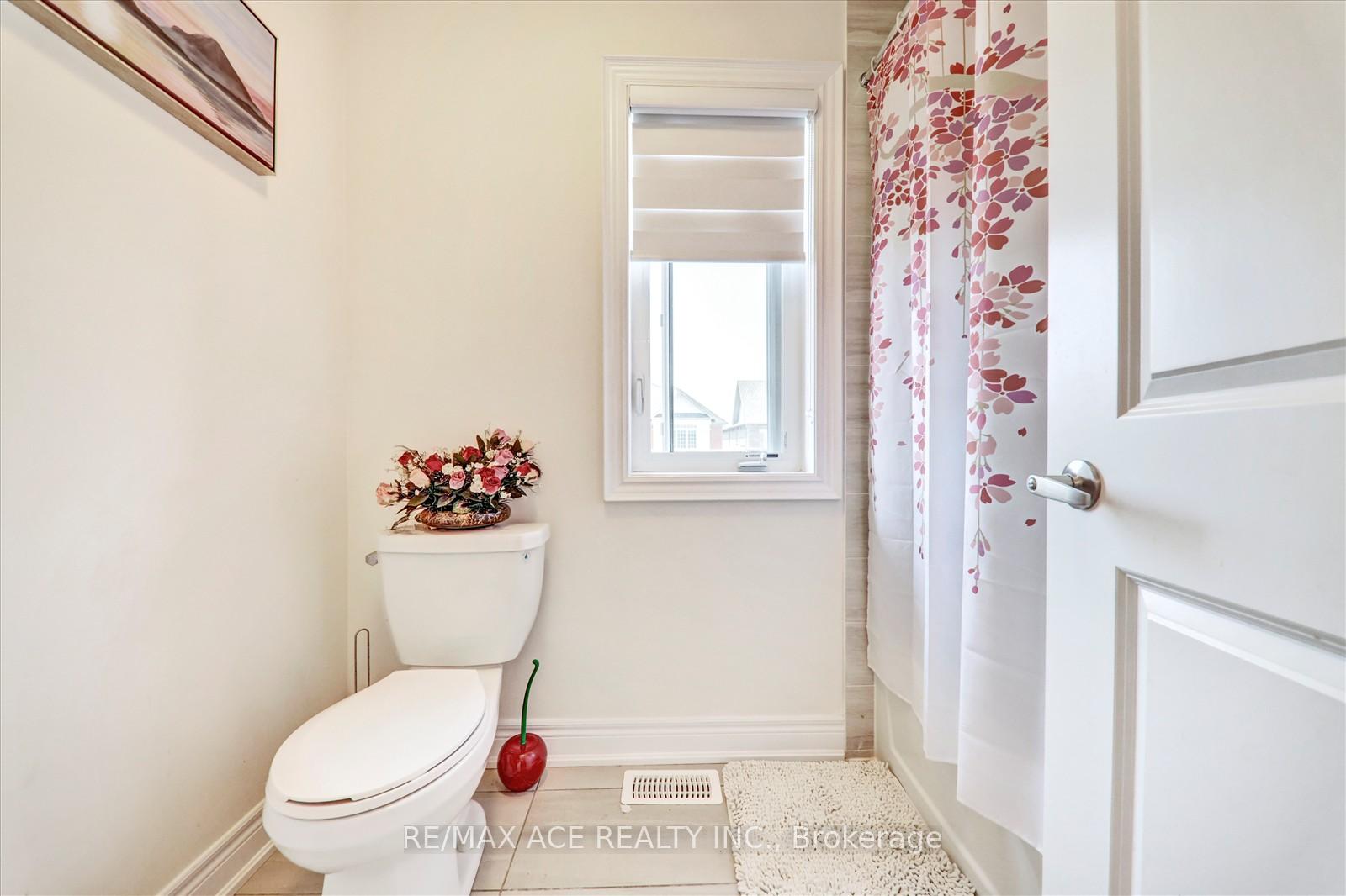 Photo 53 of 63 Wamsley Crescent, Clarington, Newcastle — HOMEH