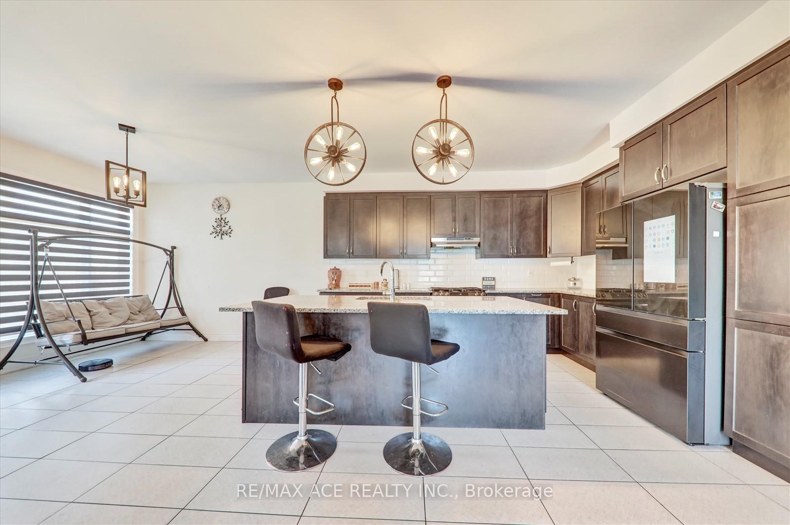 Photo 33 of 63 Wamsley Crescent, Clarington, Newcastle — HOMEH