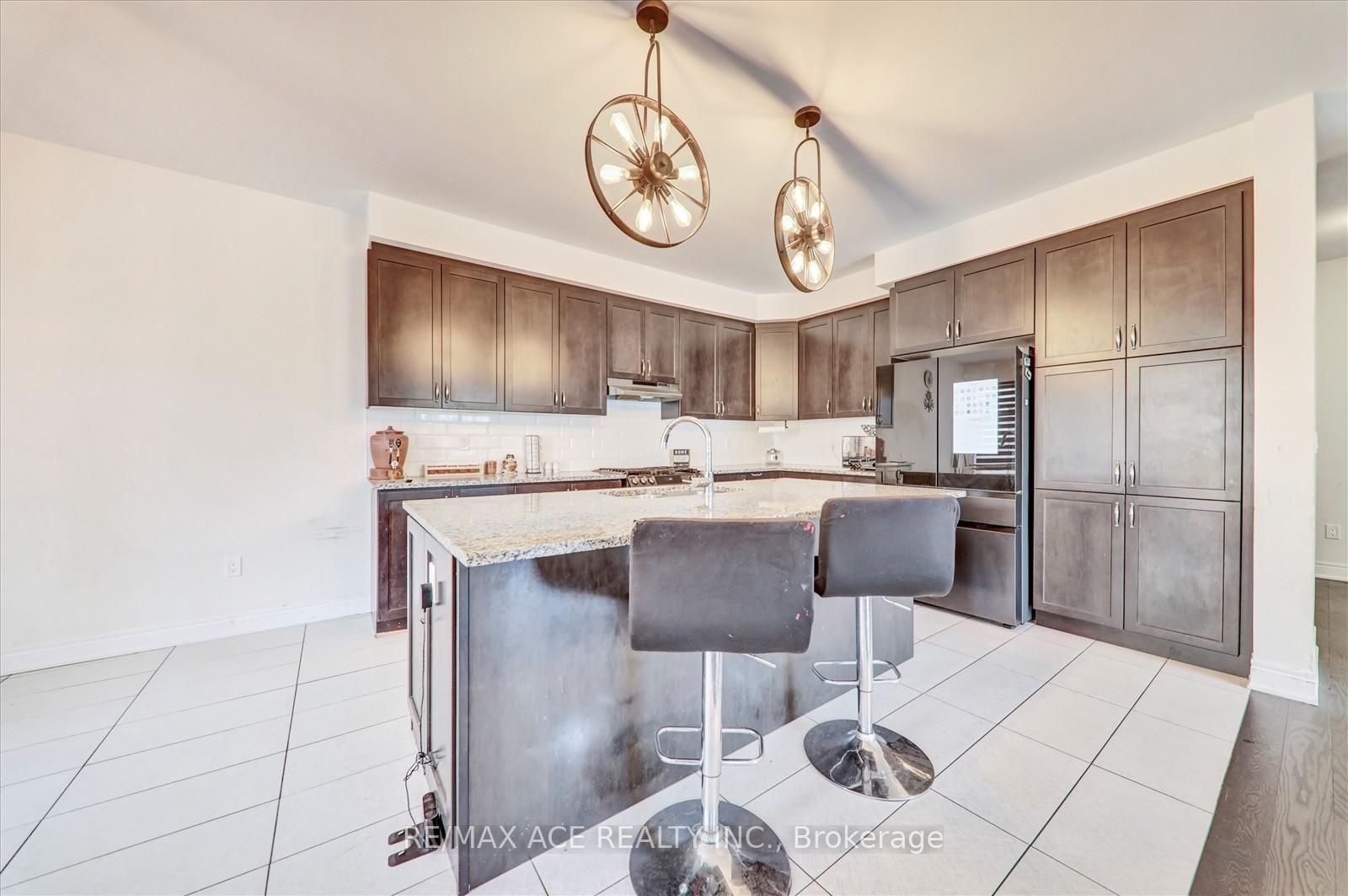 Photo 34 of 63 Wamsley Crescent, Clarington, Newcastle — HOMEH