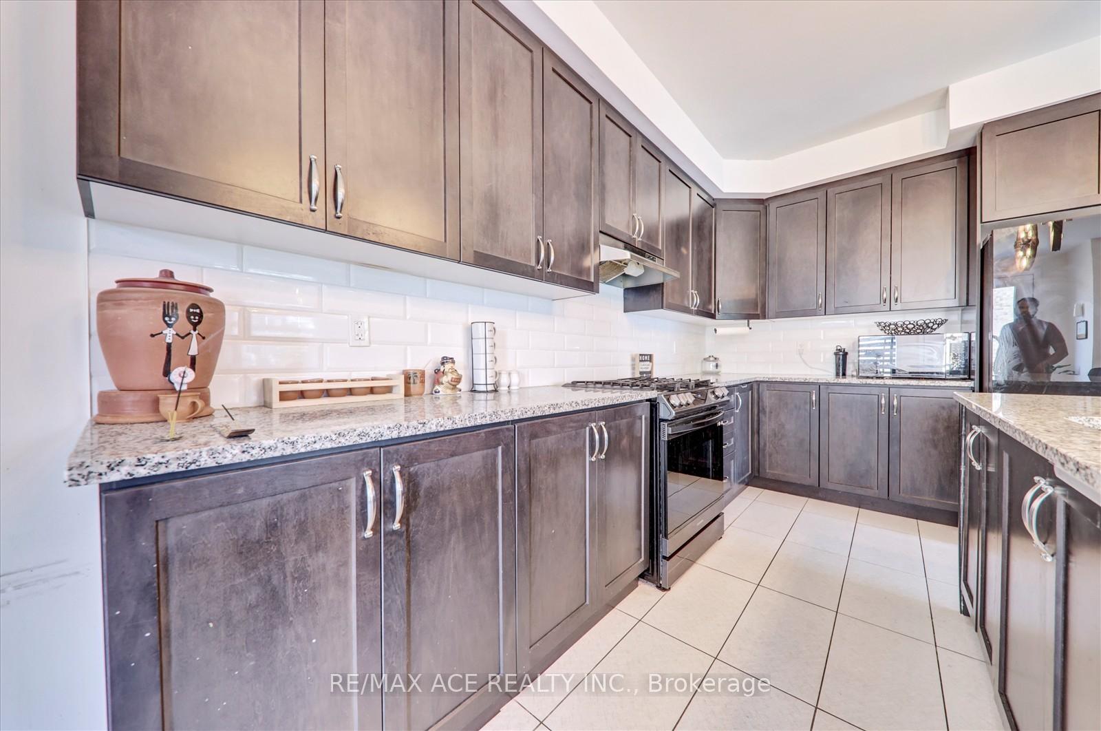Photo 35 of 63 Wamsley Crescent, Clarington, Newcastle — HOMEH