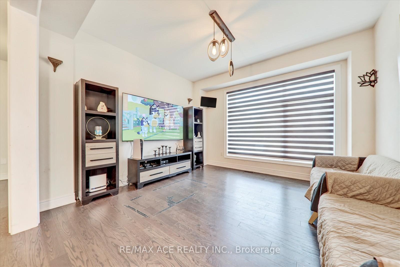 Photo 40 of 63 Wamsley Crescent, Clarington, Newcastle — HOMEH