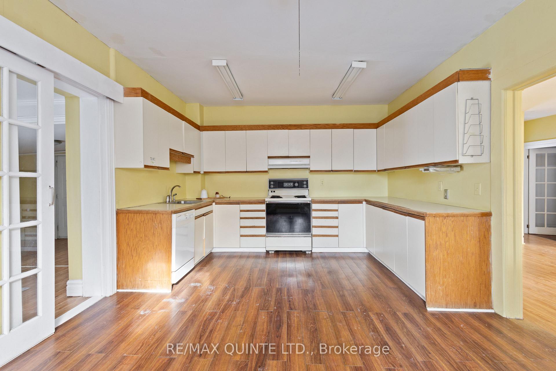 Photo 11 of 66 Dunbar Street, Belleville, Belleville Ward — HOMEH