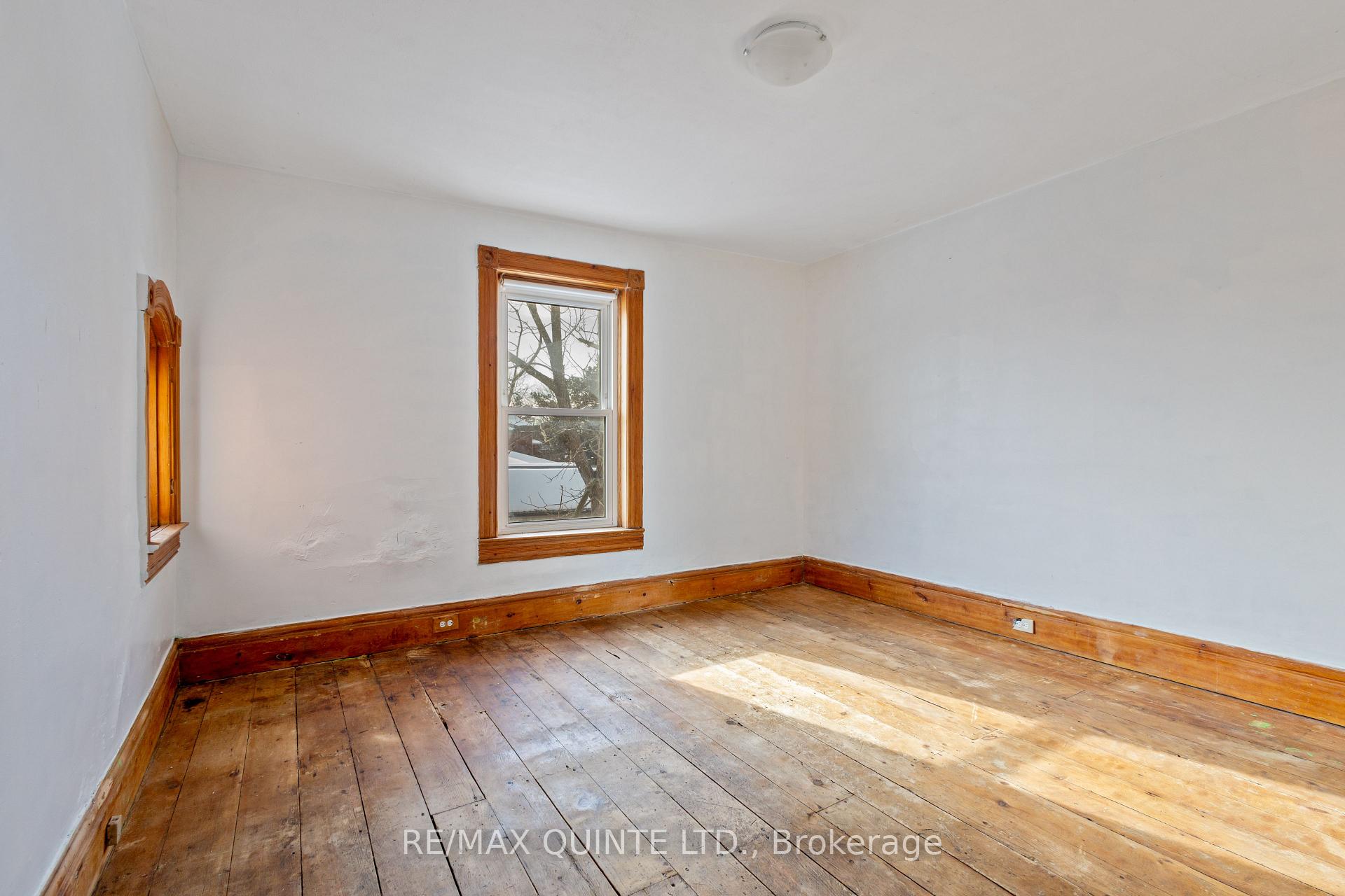 Photo 19 of 66 Dunbar Street, Belleville, Belleville Ward — HOMEH