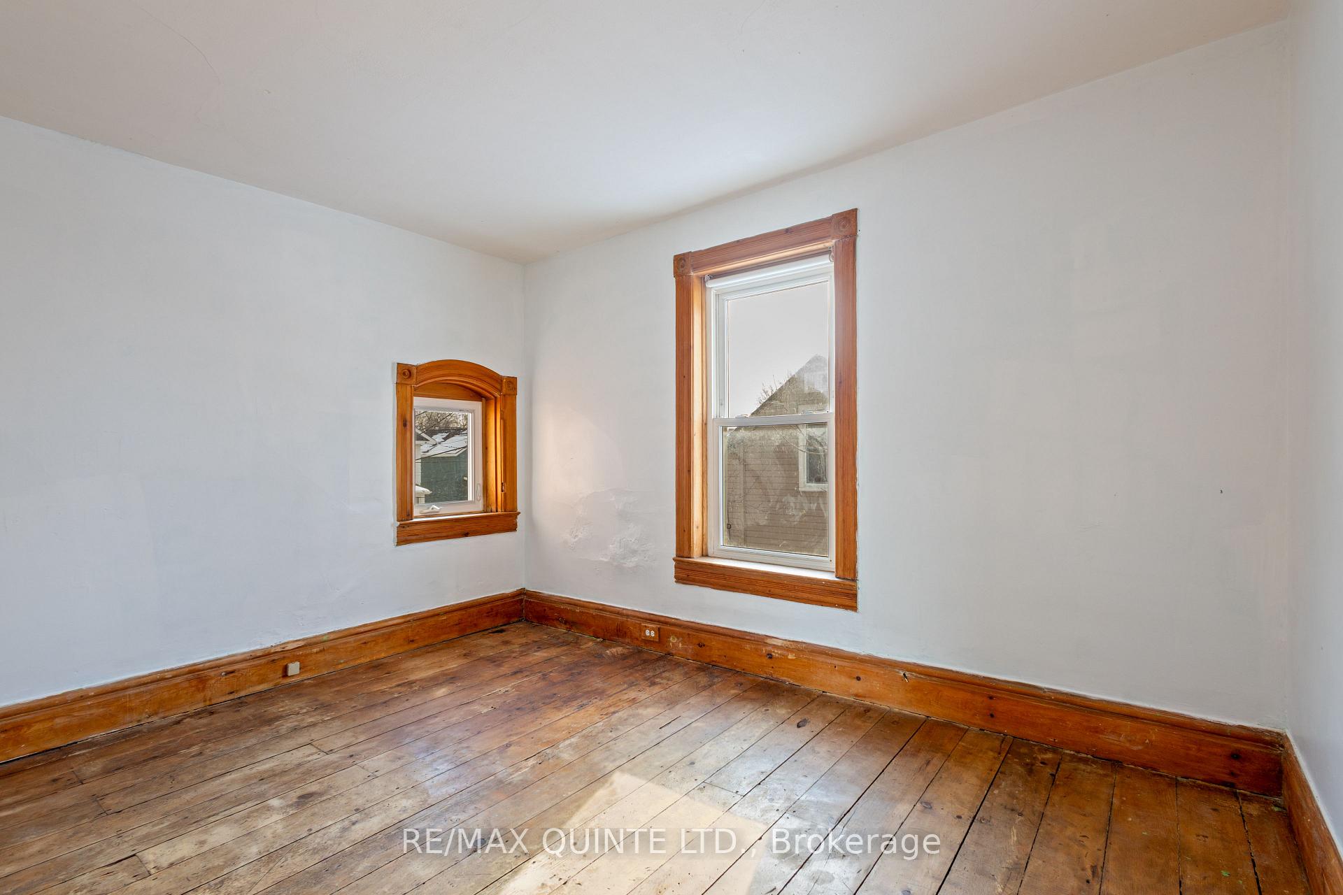 Photo 20 of 66 Dunbar Street, Belleville, Belleville Ward — HOMEH