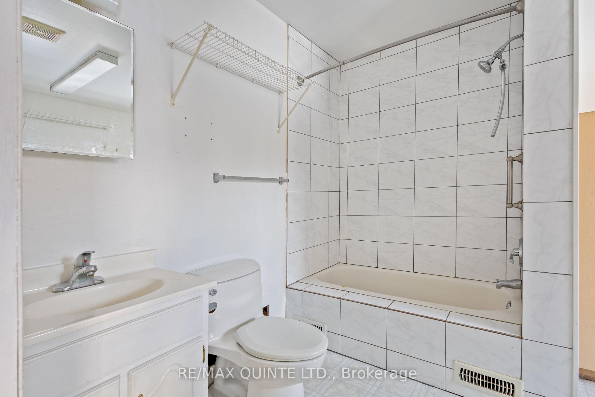 Photo 22 of 66 Dunbar Street, Belleville, Belleville Ward — HOMEH