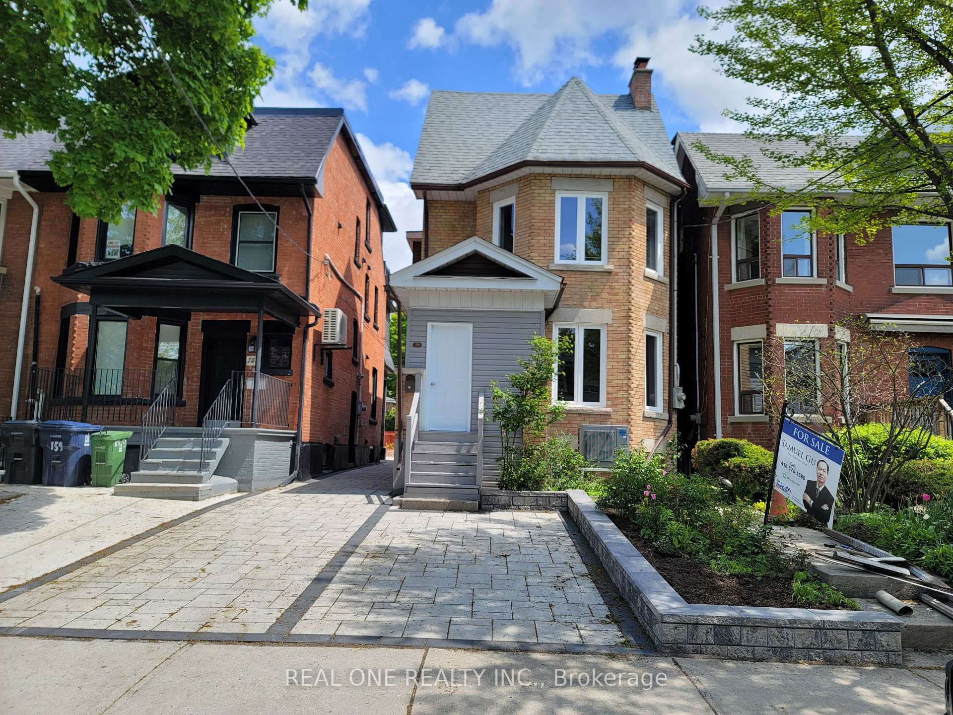Front of 157 Glenholme Avenue
