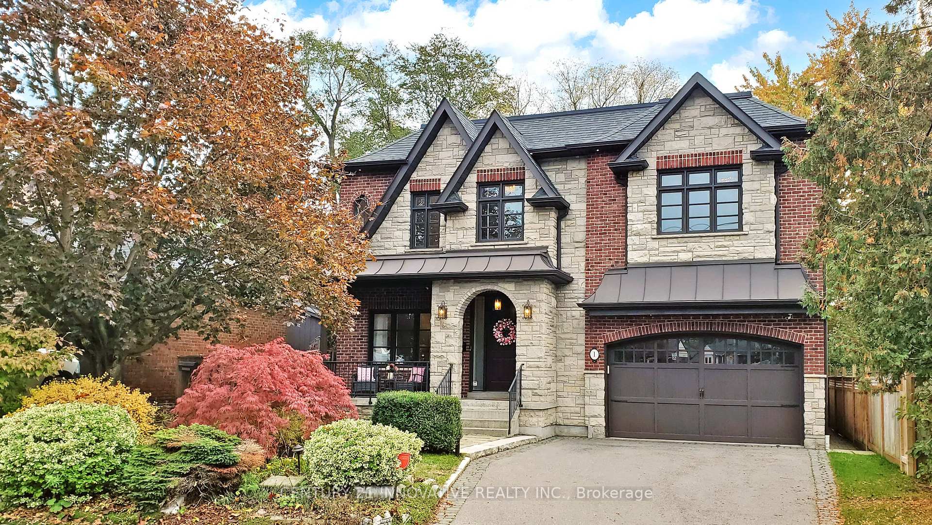 Front of 1 Dustan Crescent