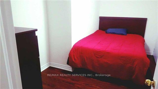 Photo 2 of 62 Eagle Plains Drive, Brampton, Sandringham-Wellington — HOMEH