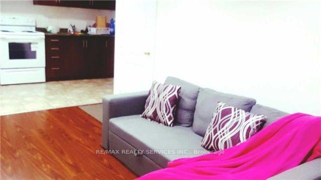 Photo 5 of 62 Eagle Plains Drive, Brampton, Sandringham-Wellington — HOMEH