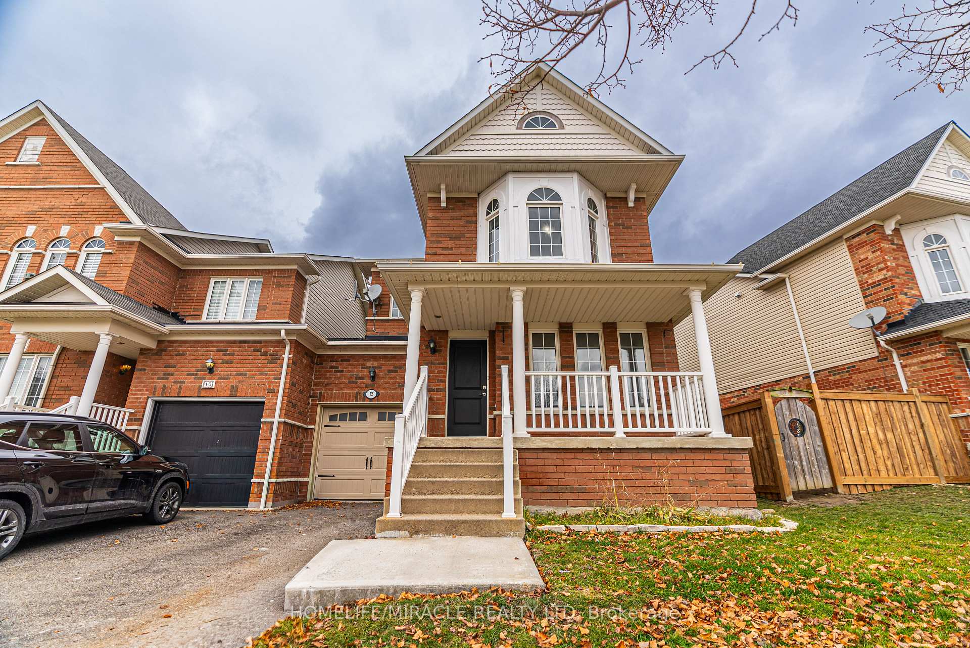 Photo 3 of 12 Diana Way, Barrie, Innis-Shore — HOMEH
