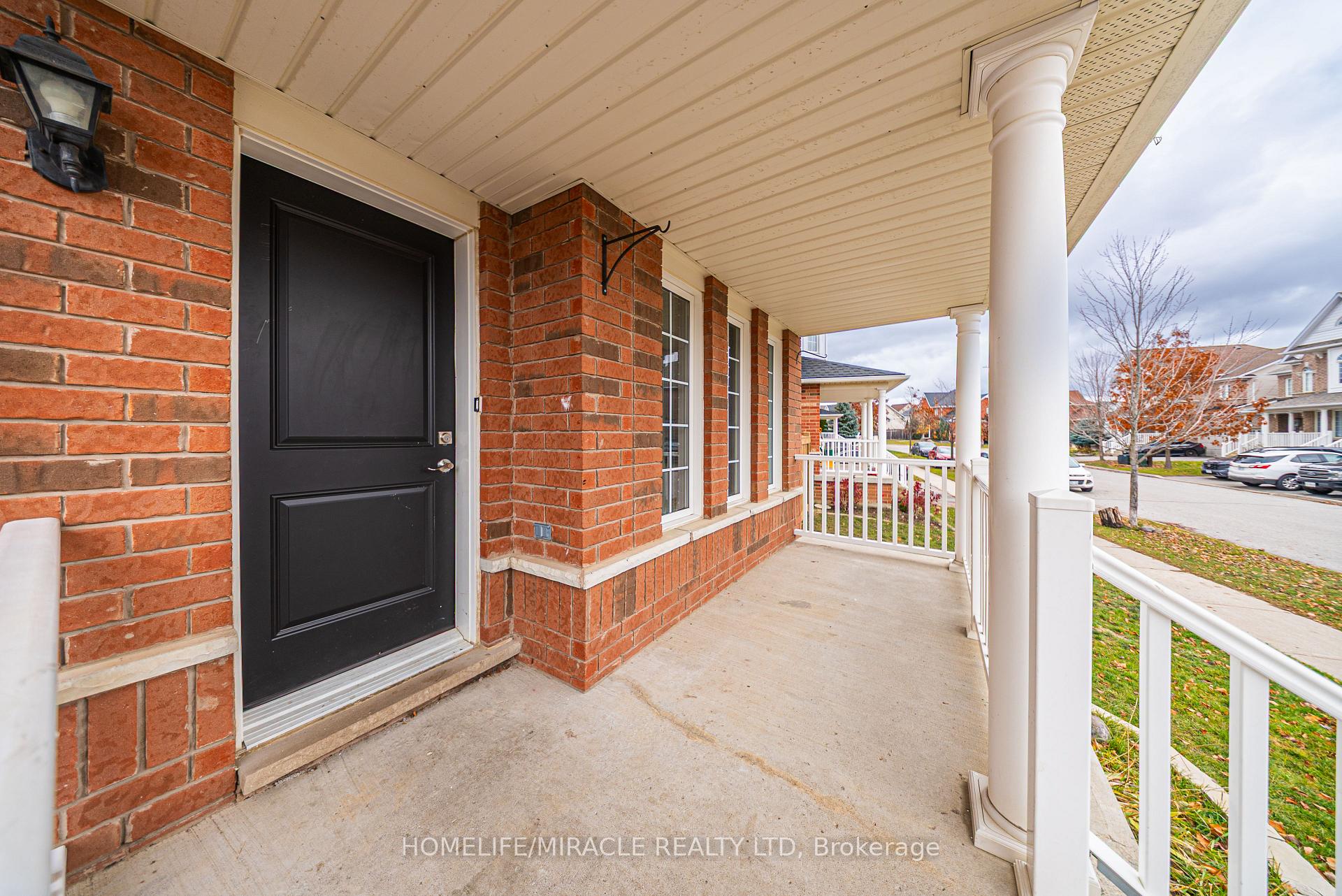 Photo 5 of 12 Diana Way, Barrie, Innis-Shore — HOMEH