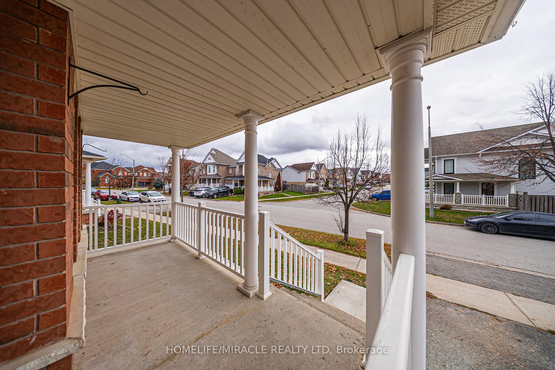 Photo 6 of 12 Diana Way, Barrie, Innis-Shore — HOMEH
