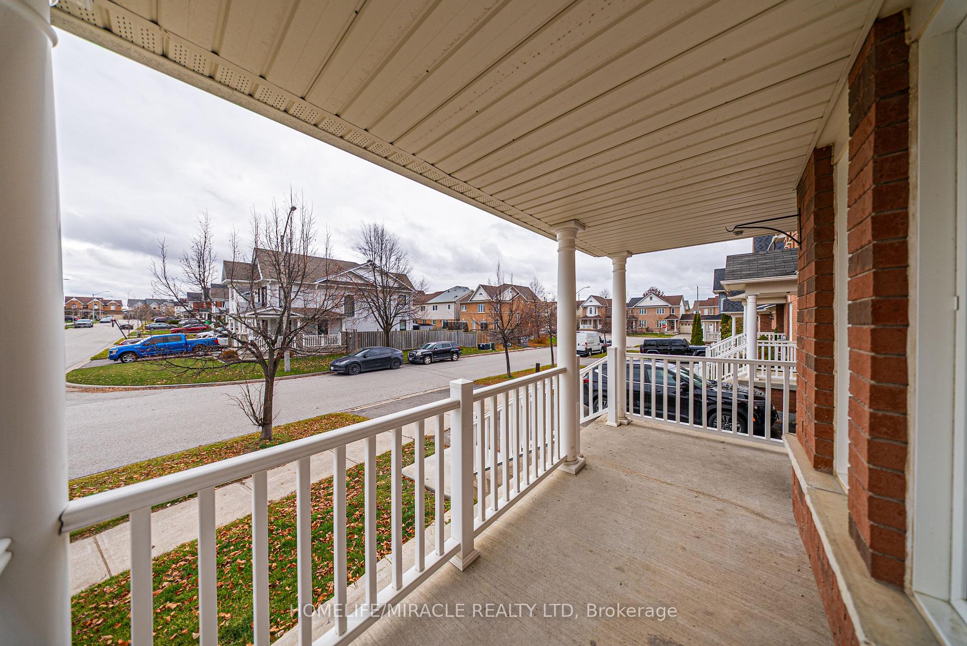 Photo 7 of 12 Diana Way, Barrie, Innis-Shore — HOMEH