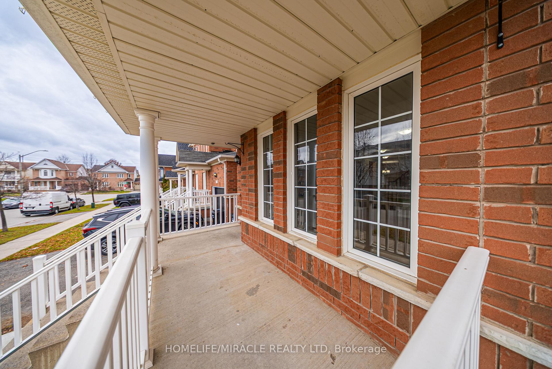 Photo 8 of 12 Diana Way, Barrie, Innis-Shore — HOMEH
