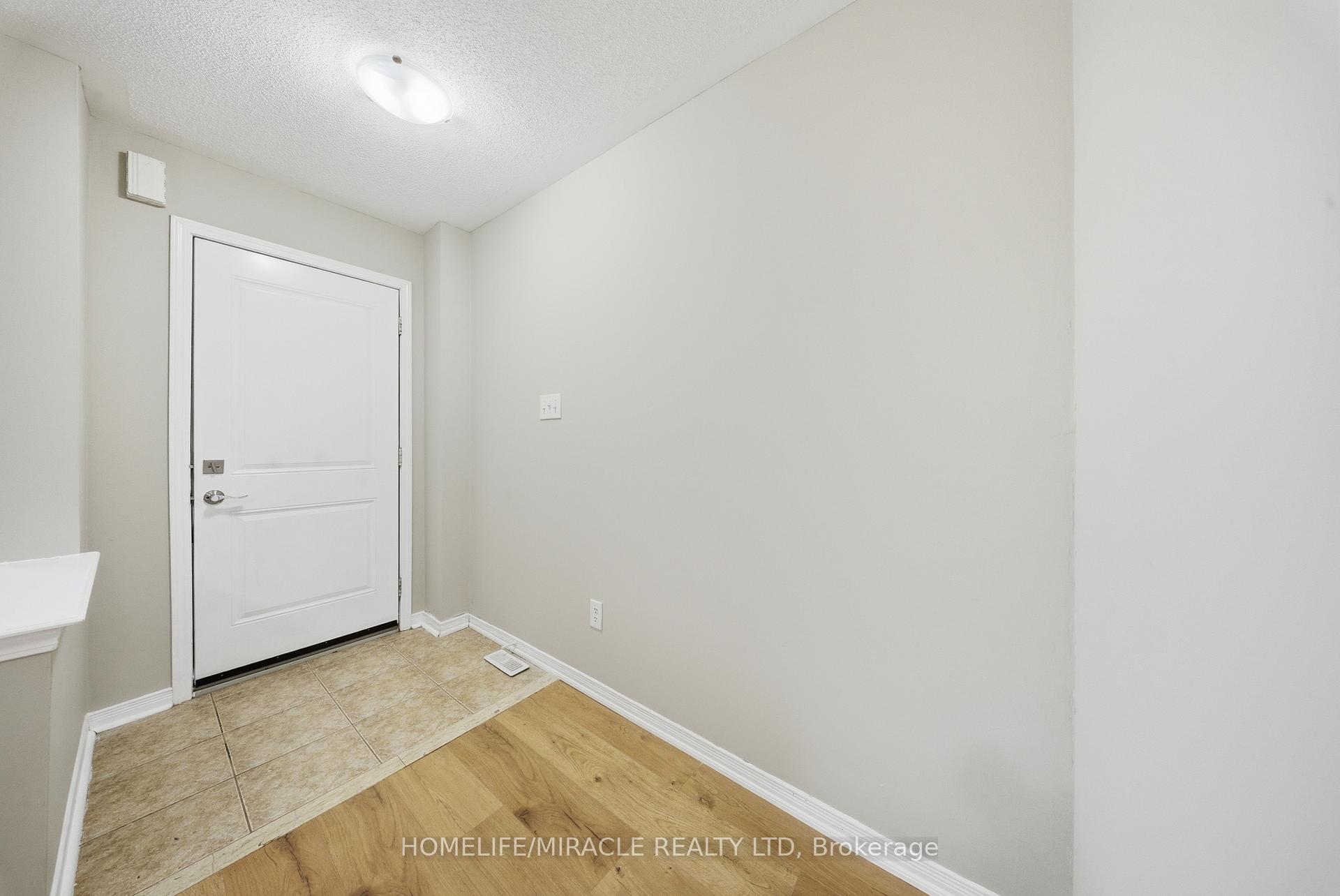 Photo 11 of 12 Diana Way, Barrie, Innis-Shore — HOMEH