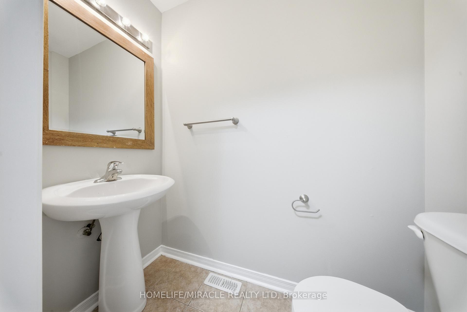 Photo 15 of 12 Diana Way, Barrie, Innis-Shore — HOMEH