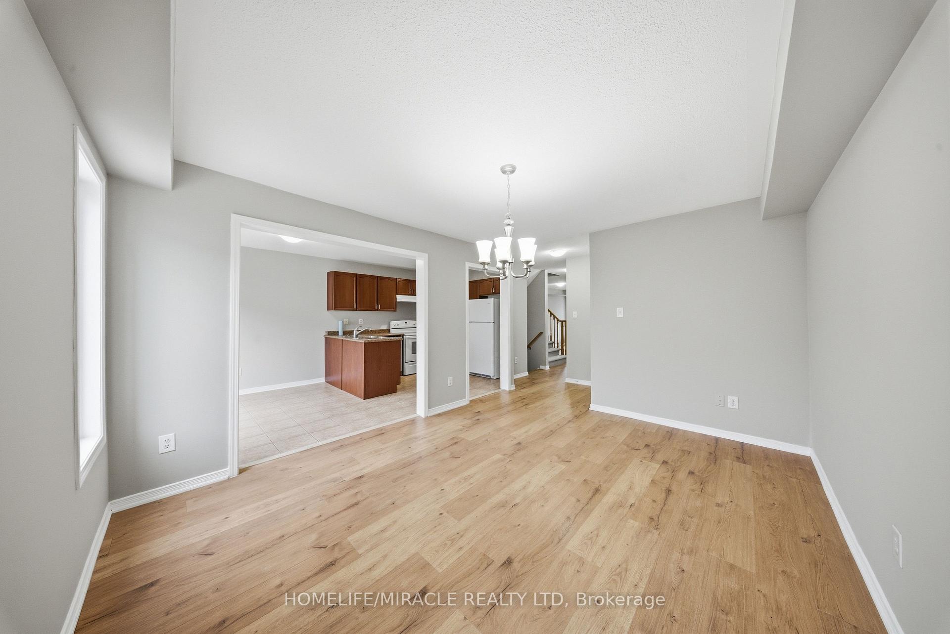 Photo 17 of 12 Diana Way, Barrie, Innis-Shore — HOMEH