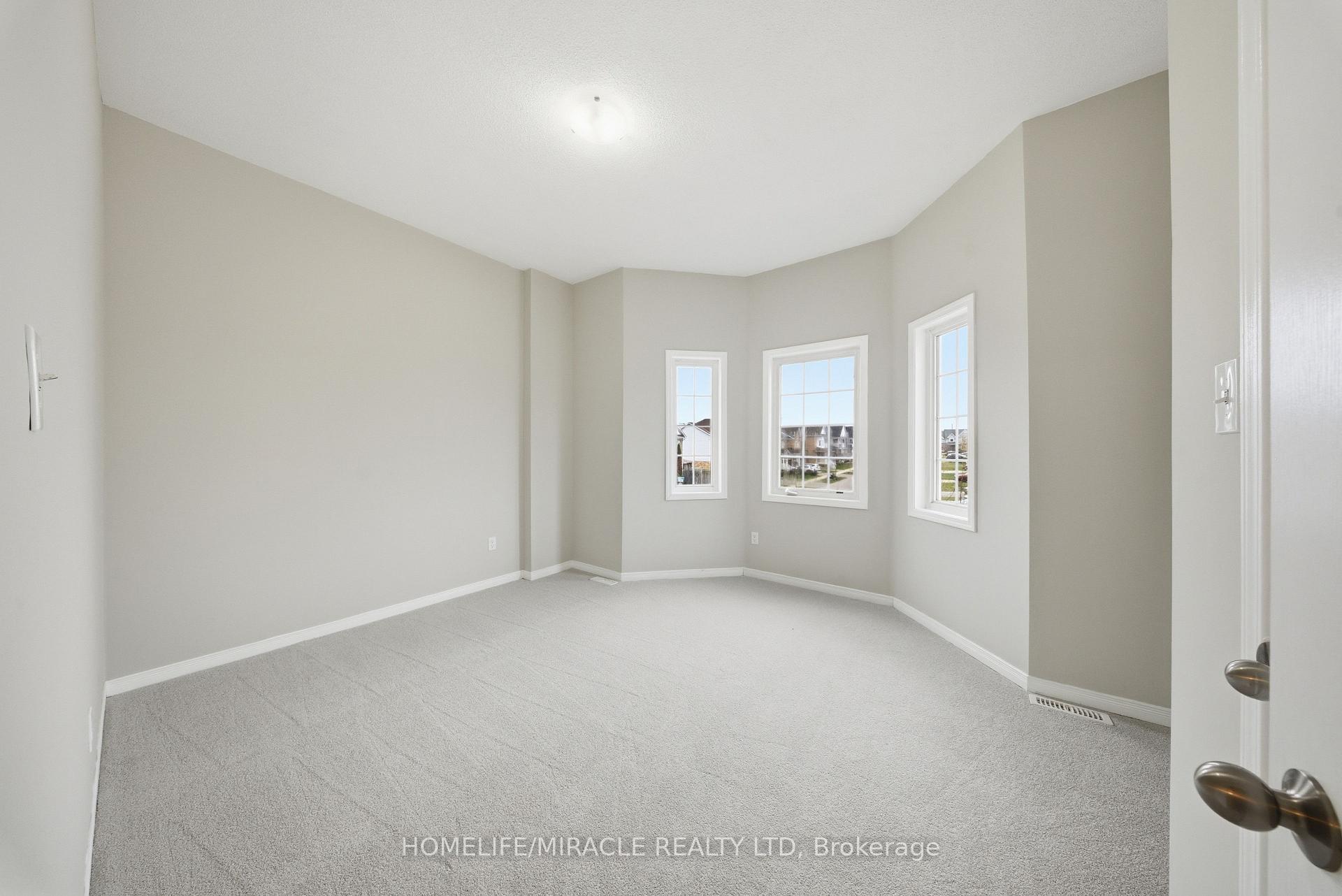 Photo 24 of 12 Diana Way, Barrie, Innis-Shore — HOMEH