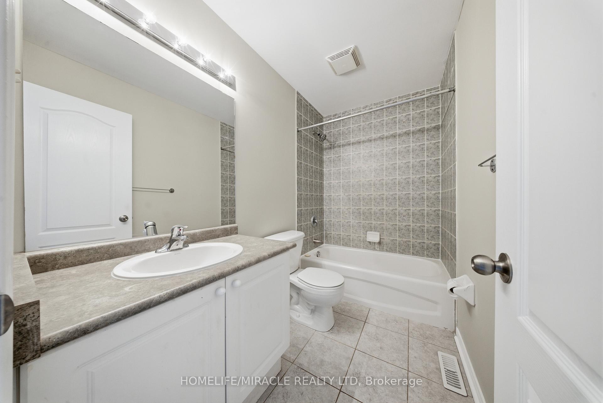 Photo 27 of 12 Diana Way, Barrie, Innis-Shore — HOMEH