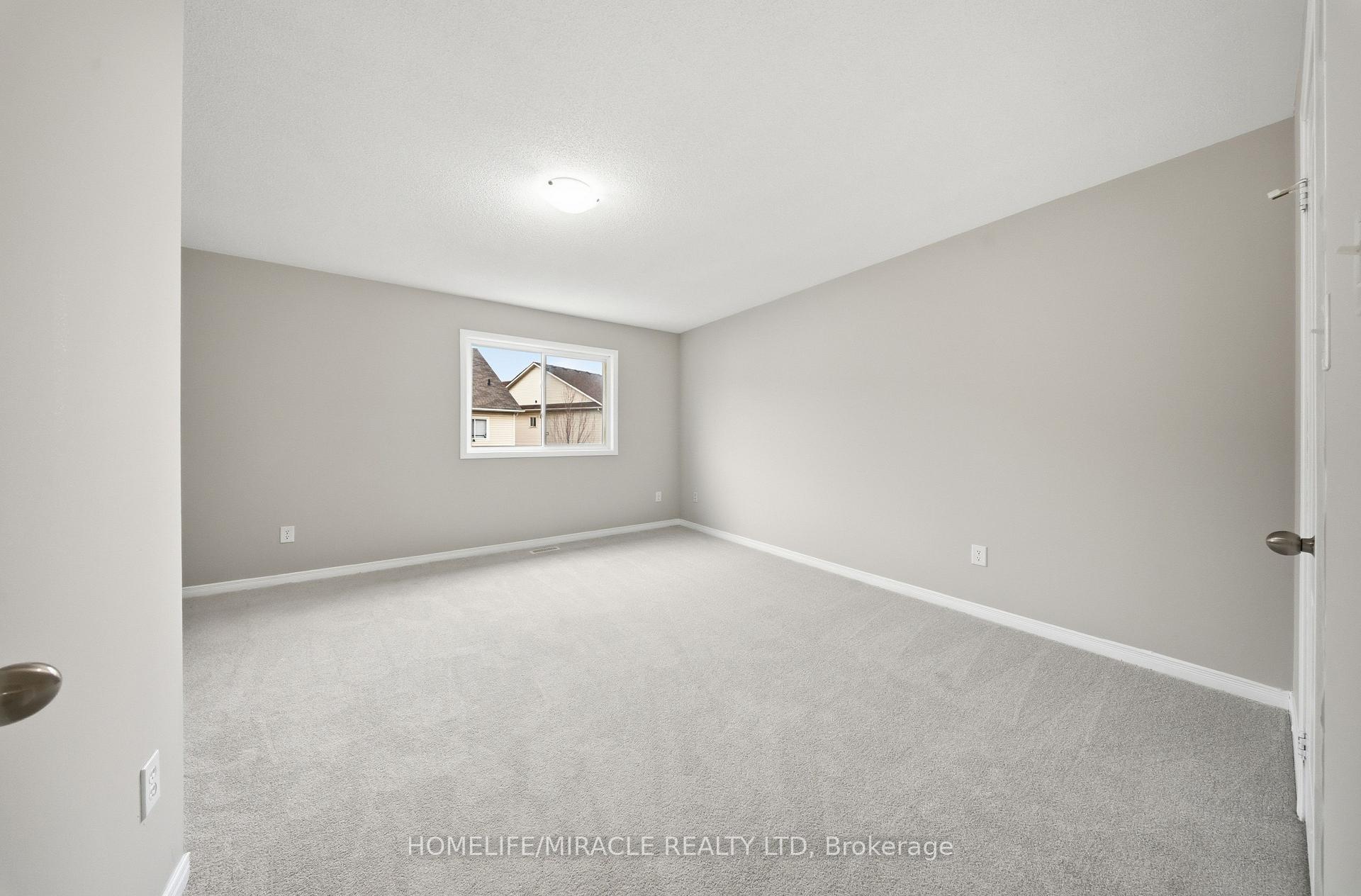 Photo 30 of 12 Diana Way, Barrie, Innis-Shore — HOMEH