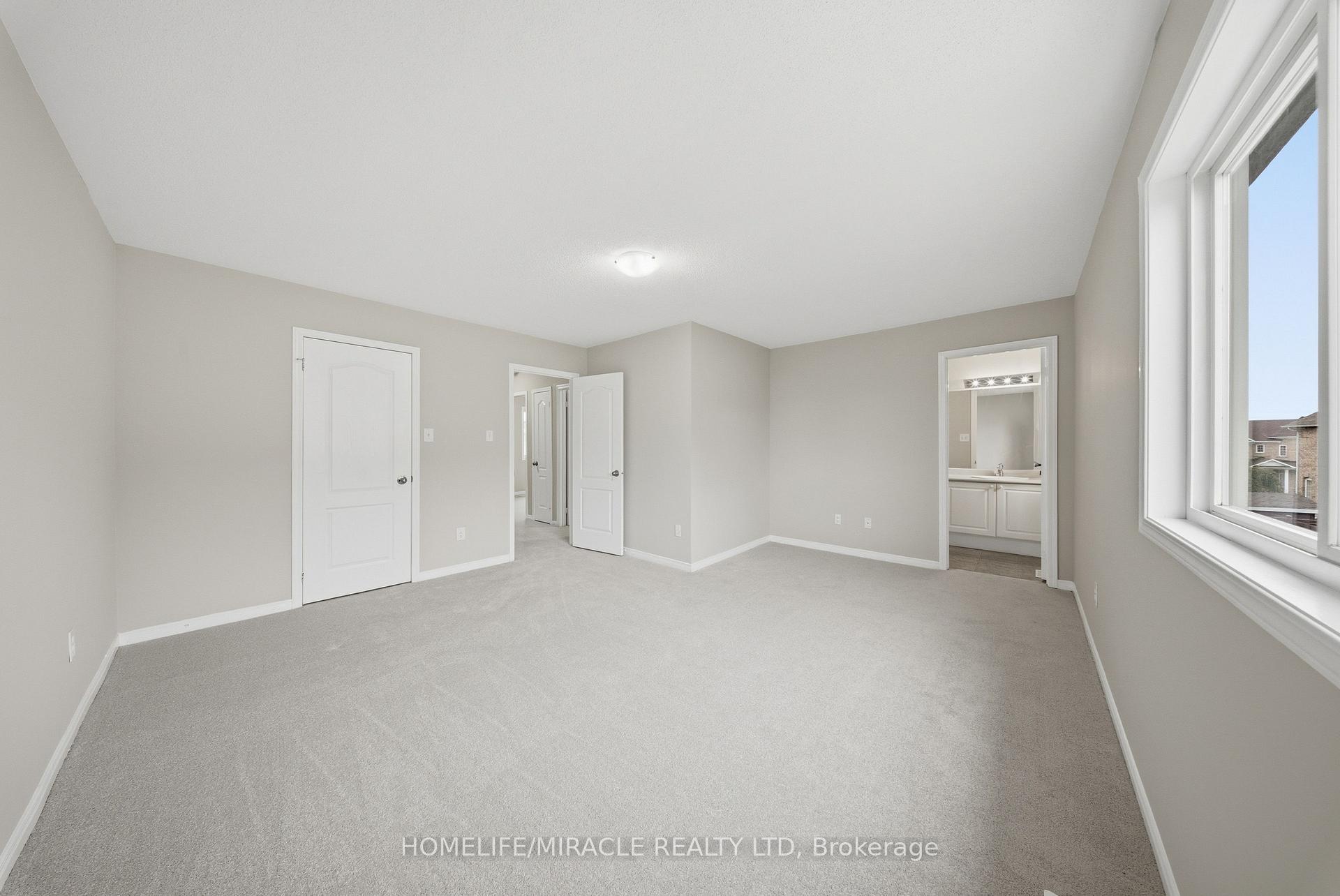 Photo 31 of 12 Diana Way, Barrie, Innis-Shore — HOMEH