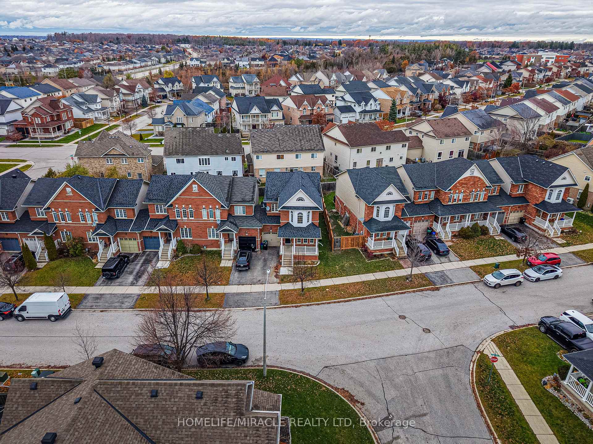 Photo 41 of 12 Diana Way, Barrie, Innis-Shore — HOMEH