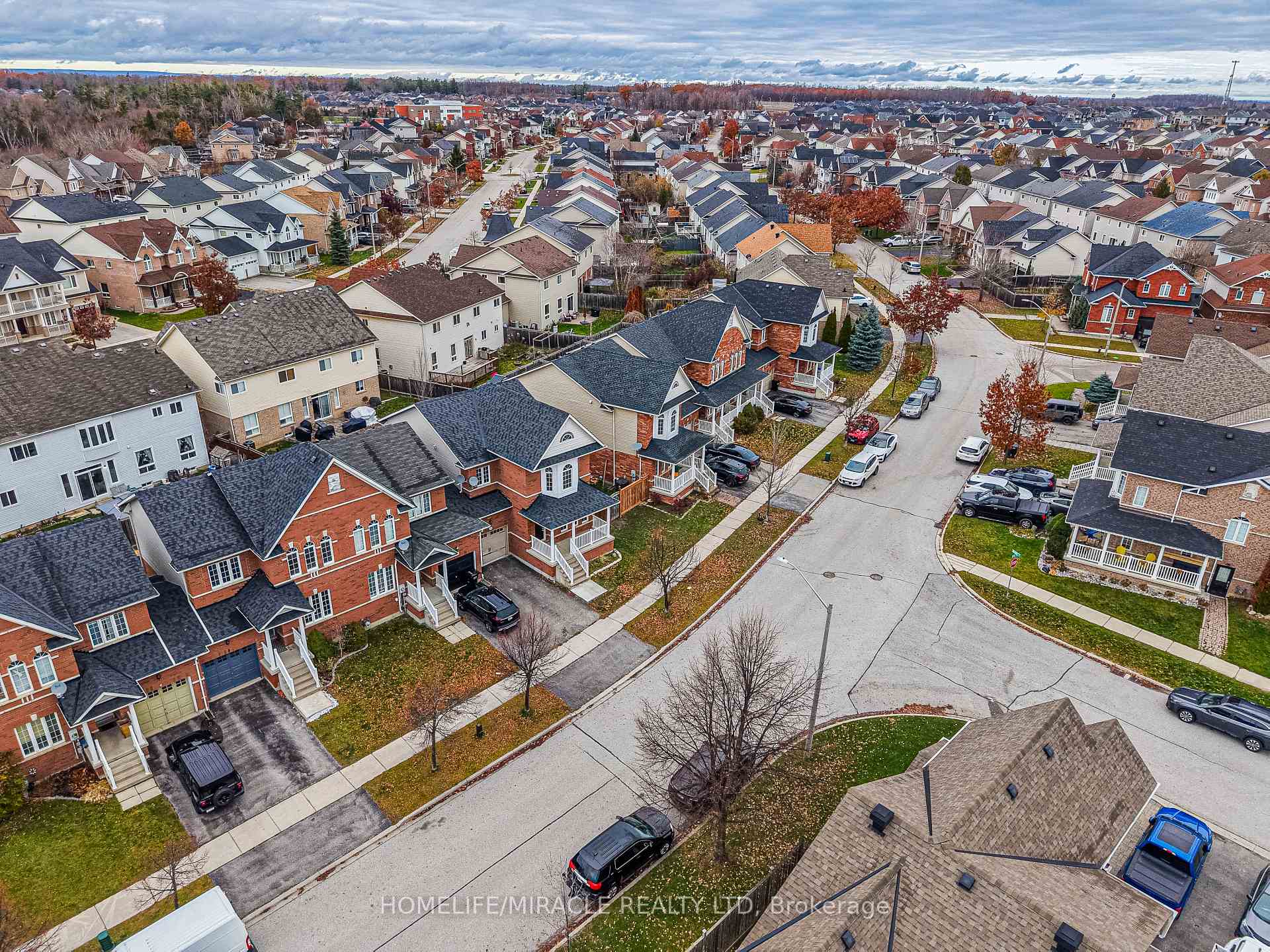 Photo 43 of 12 Diana Way, Barrie, Innis-Shore — HOMEH
