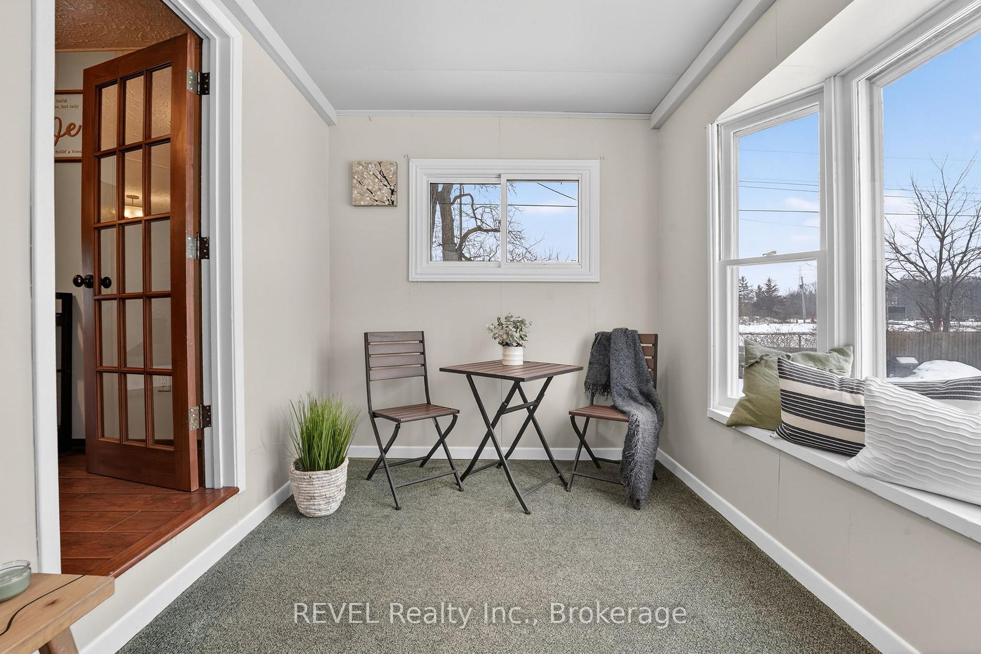 Photo 5 of 239 Becken Crescent, Welland, Cooks Mills — HOMEH