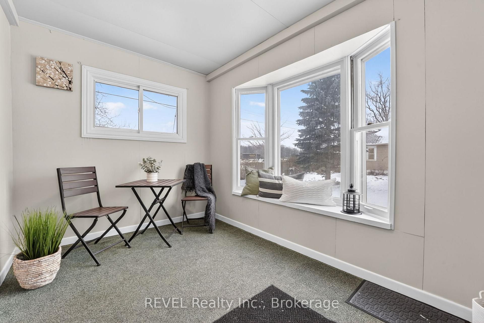 Photo 6 of 239 Becken Crescent, Welland, Cooks Mills — HOMEH