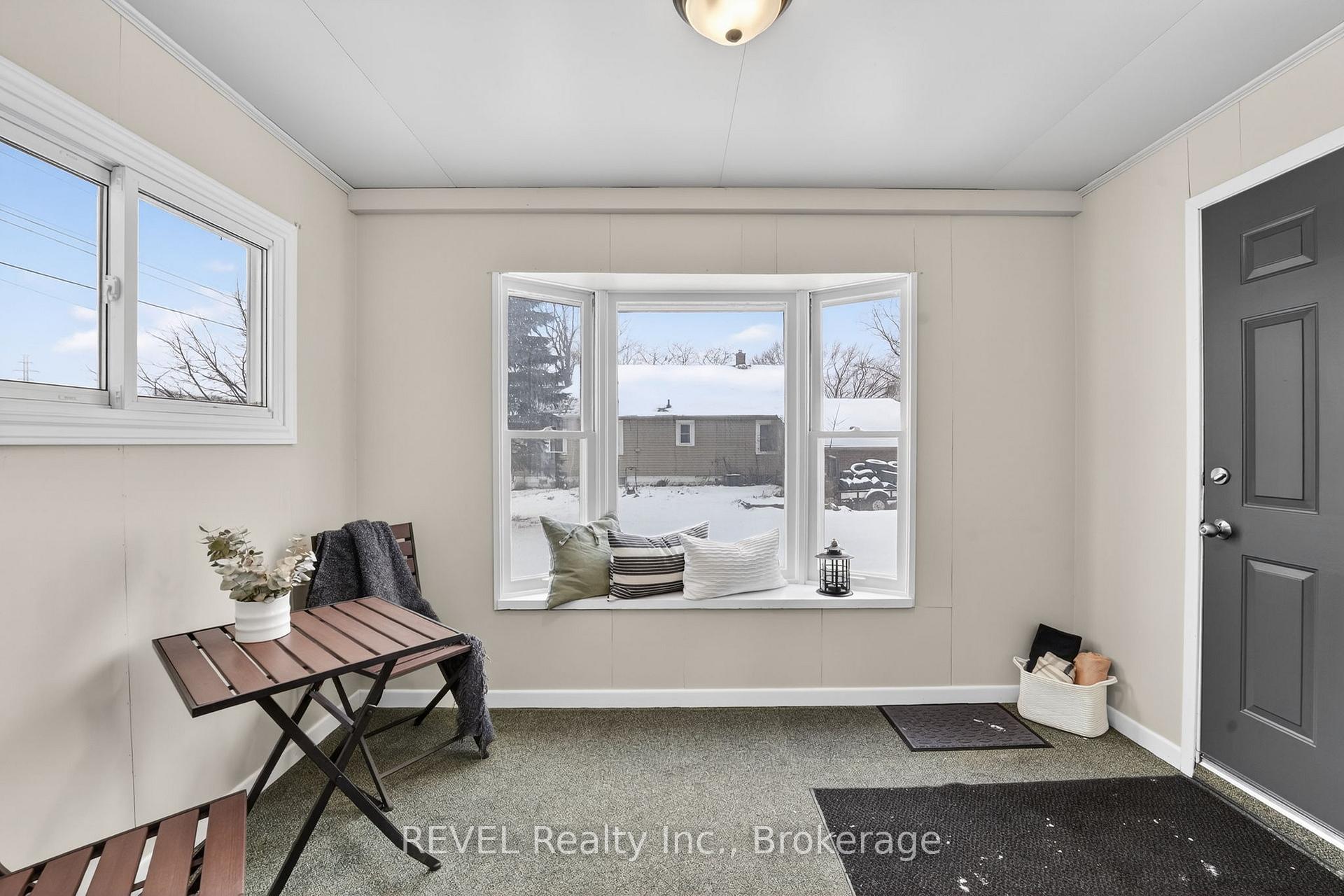 Photo 8 of 239 Becken Crescent, Welland, Cooks Mills — HOMEH