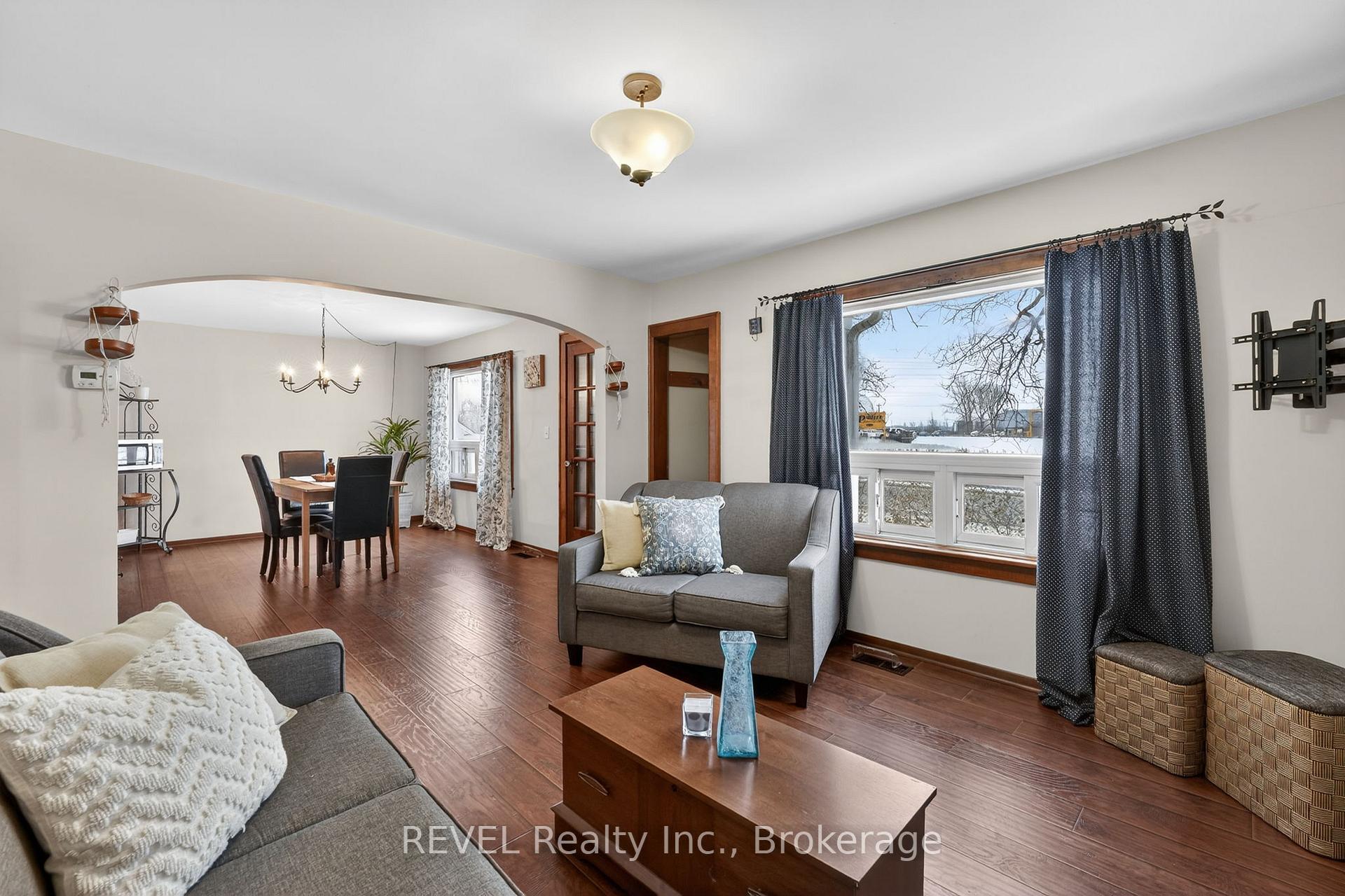 Photo 16 of 239 Becken Crescent, Welland, Cooks Mills — HOMEH
