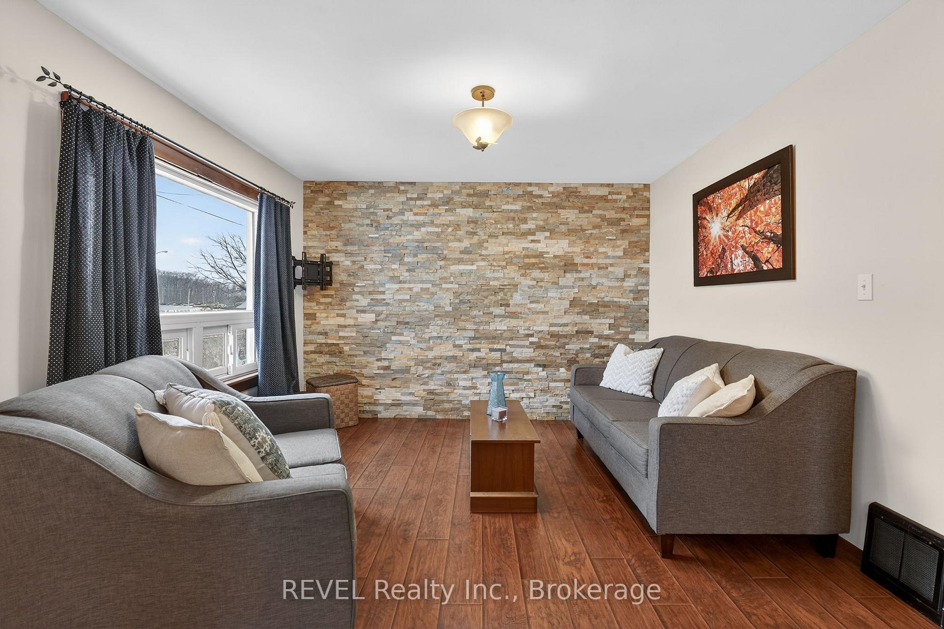 Photo 17 of 239 Becken Crescent, Welland, Cooks Mills — HOMEH