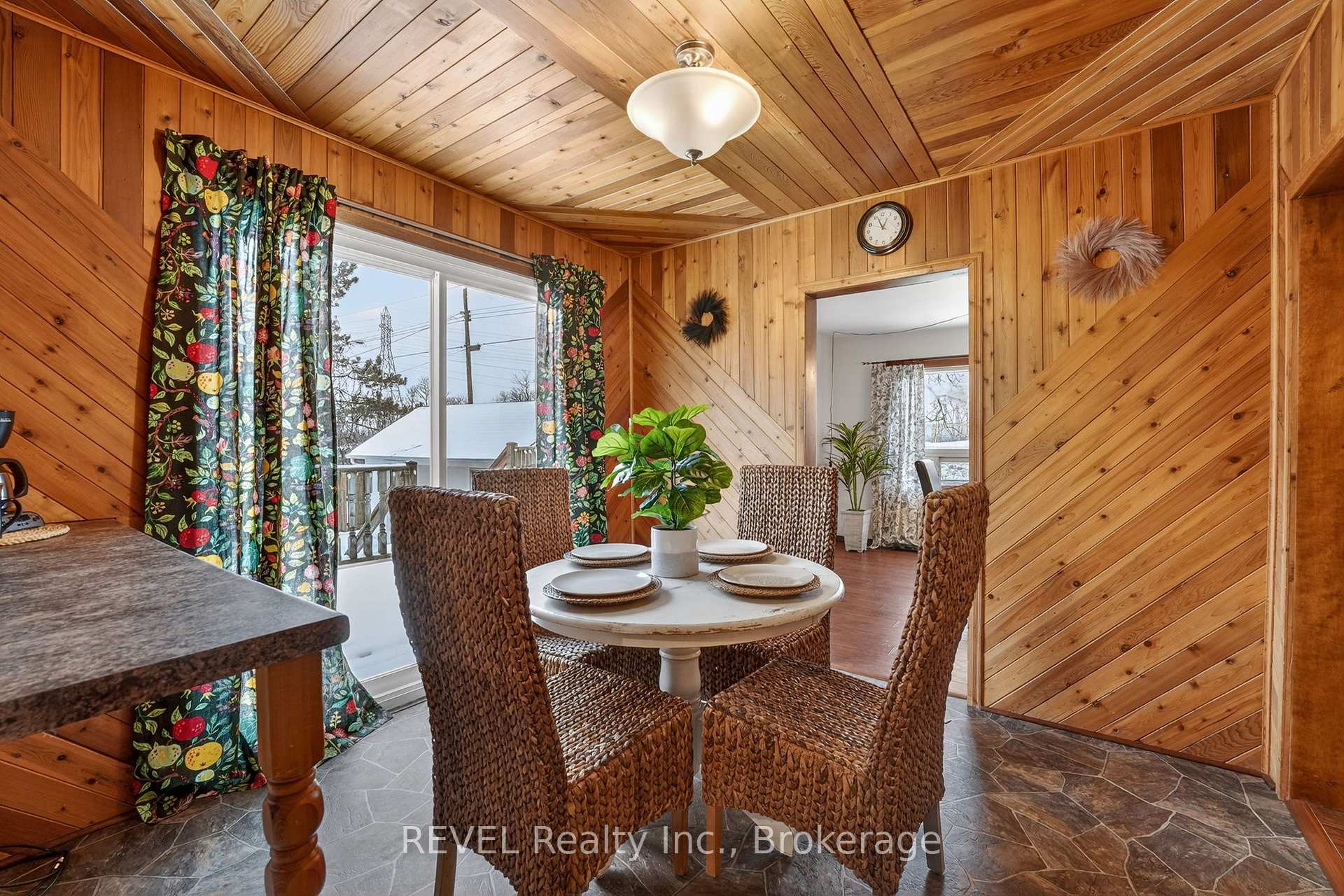Photo 23 of 239 Becken Crescent, Welland, Cooks Mills — HOMEH