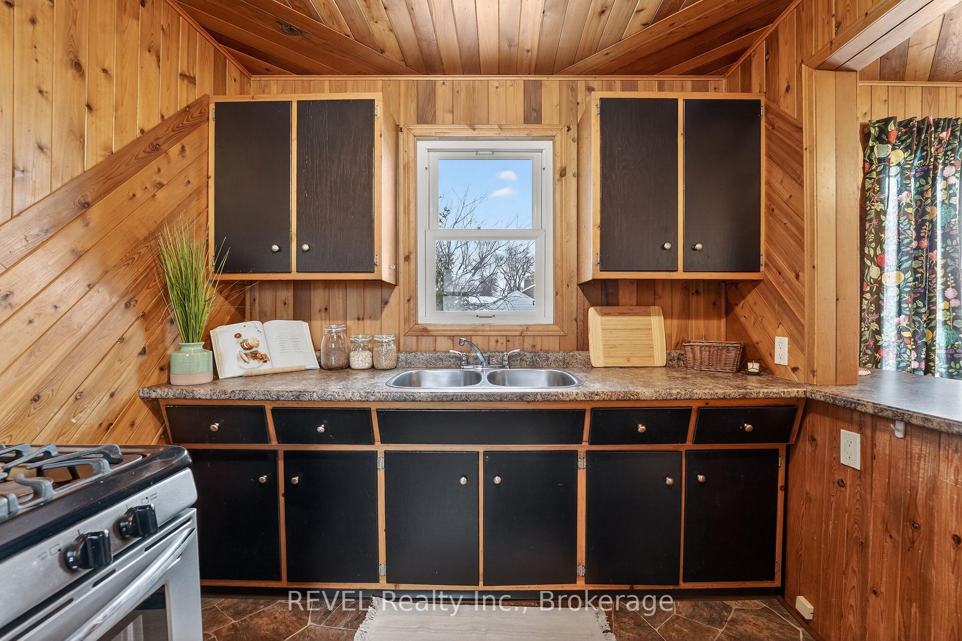 Photo 25 of 239 Becken Crescent, Welland, Cooks Mills — HOMEH
