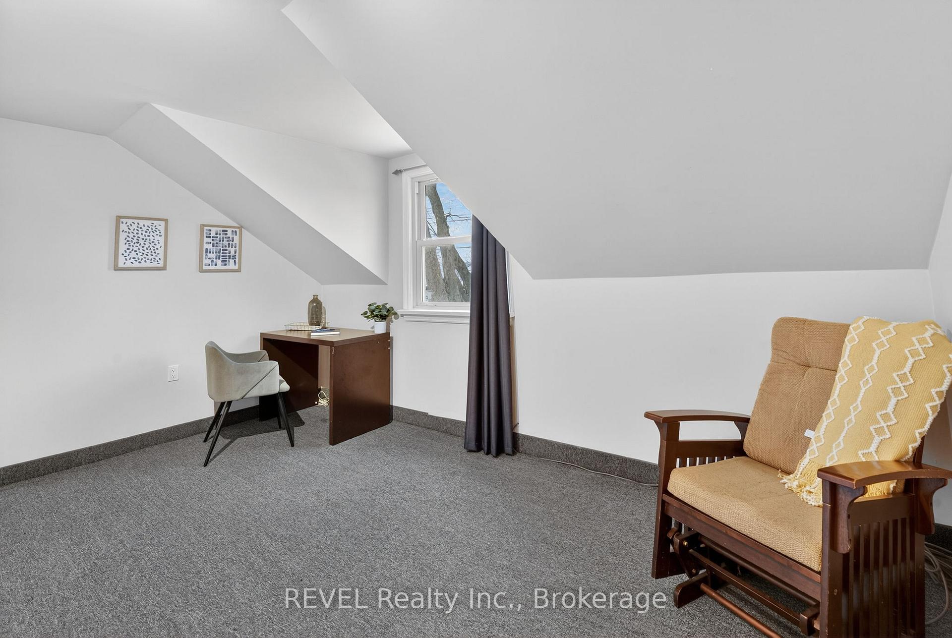 Photo 35 of 239 Becken Crescent, Welland, Cooks Mills — HOMEH