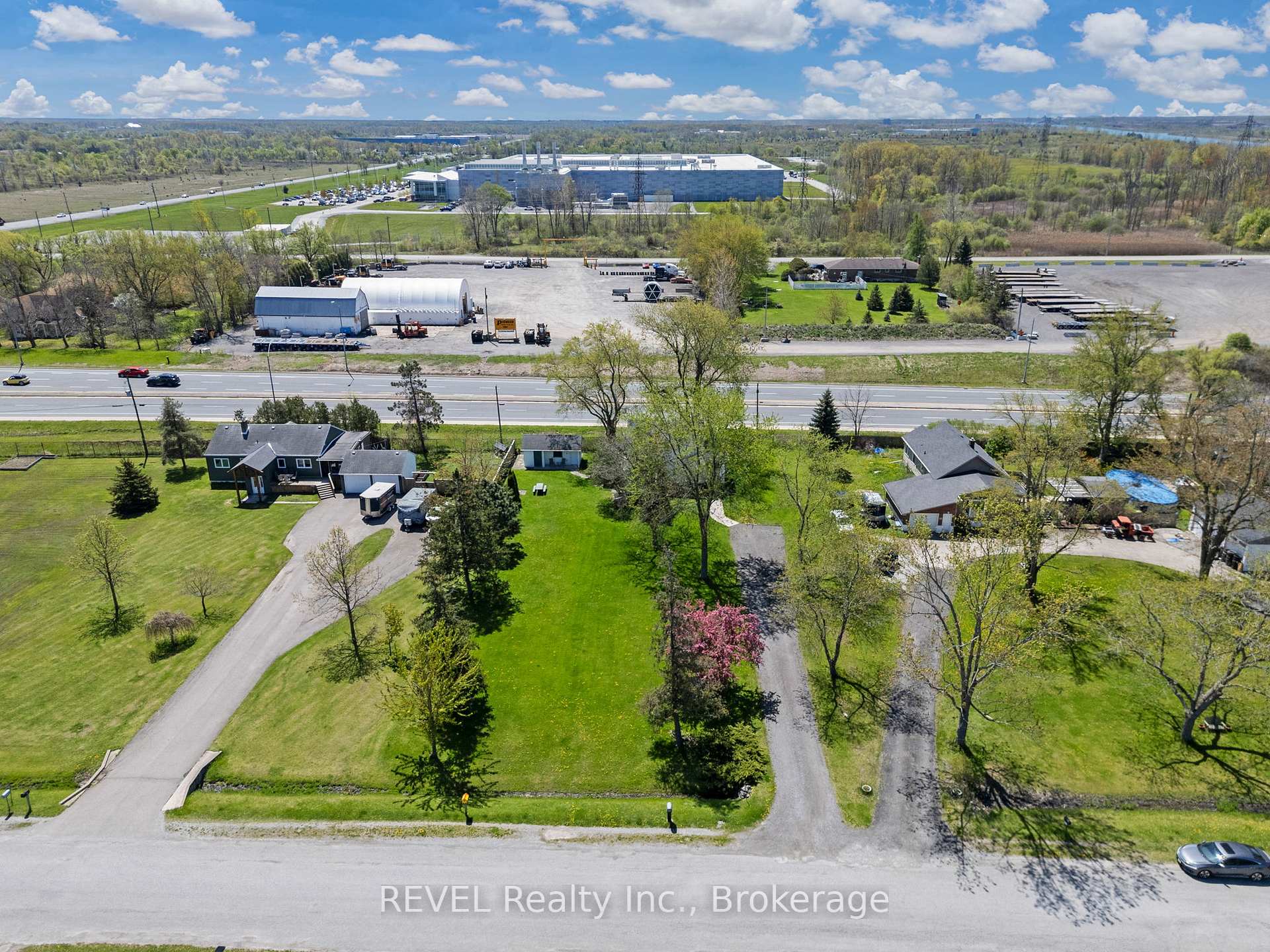Photo 48 of 239 Becken Crescent, Welland, Cooks Mills — HOMEH