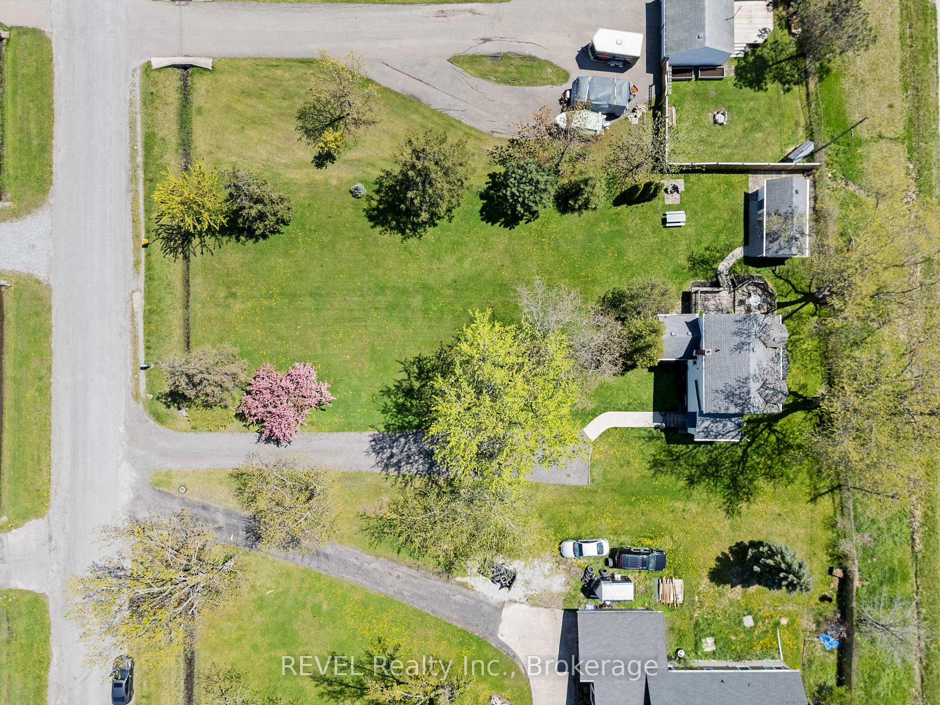 Photo 49 of 239 Becken Crescent, Welland, Cooks Mills — HOMEH