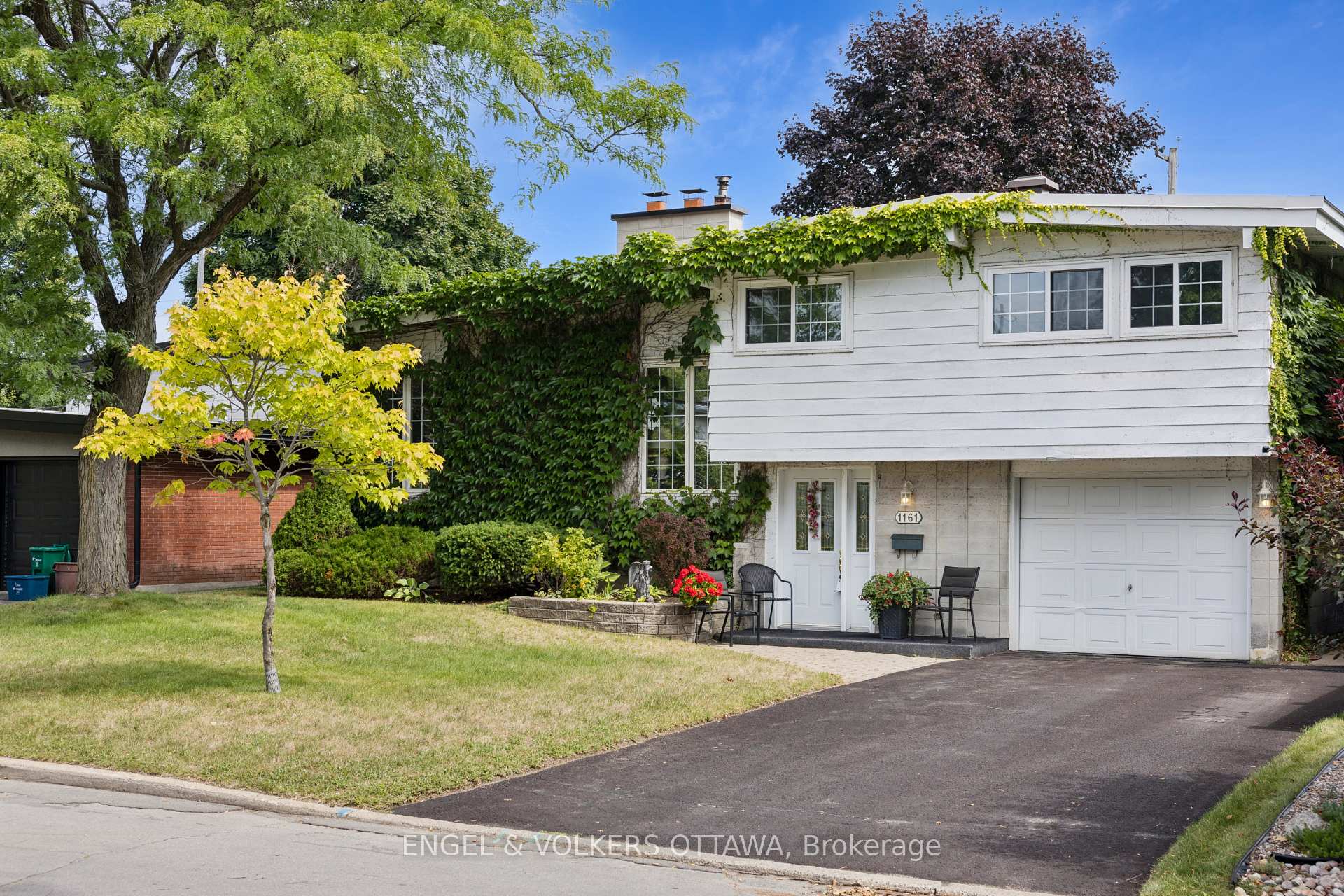 Photo 3 of 1161 Cameo Drive, Ottawa, Copeland Park — HOMEH