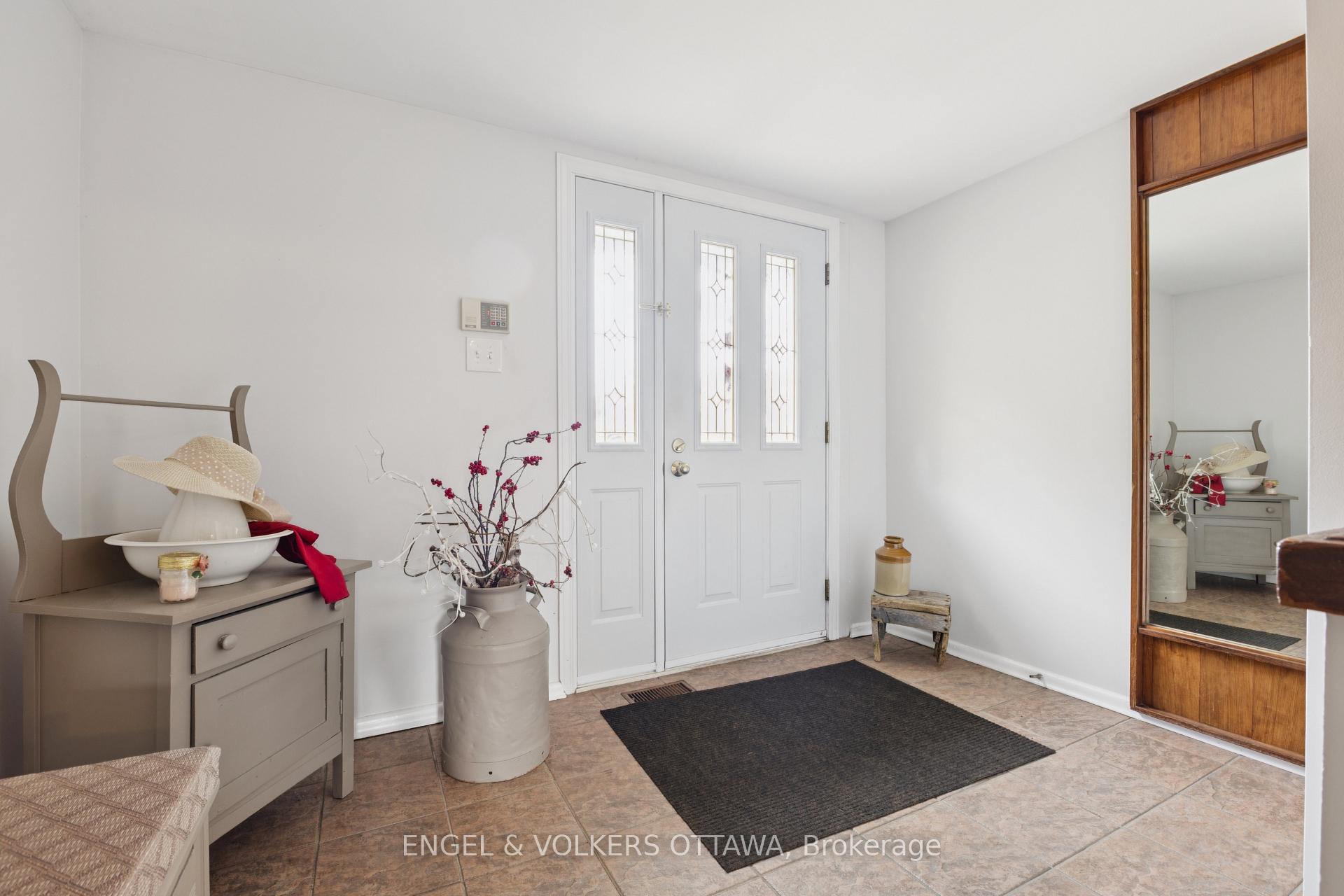 Photo 7 of 1161 Cameo Drive, Ottawa, Copeland Park — HOMEH