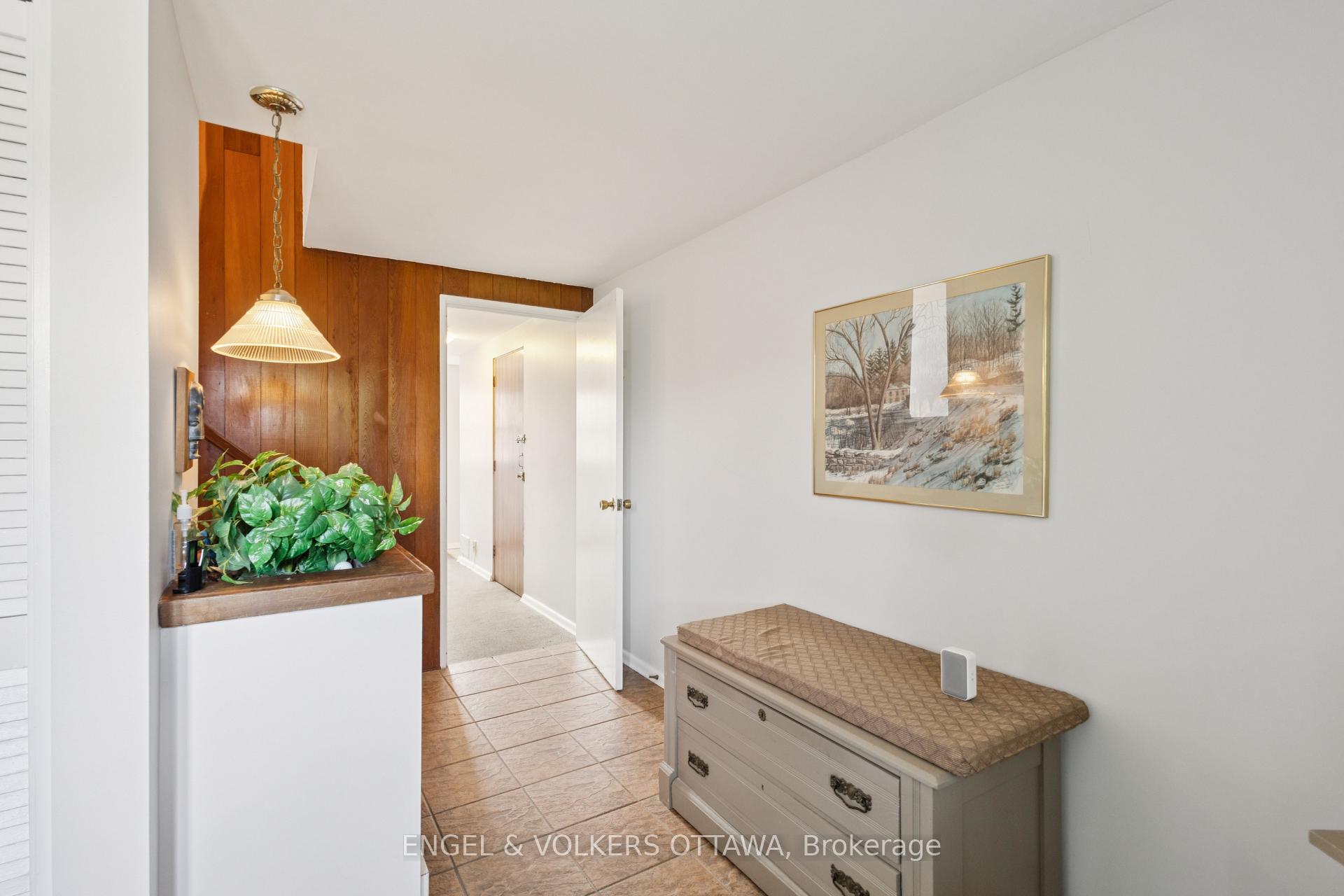 Photo 8 of 1161 Cameo Drive, Ottawa, Copeland Park — HOMEH