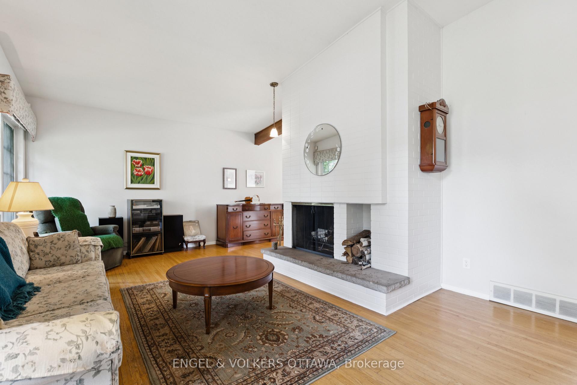 Photo 12 of 1161 Cameo Drive, Ottawa, Copeland Park — HOMEH