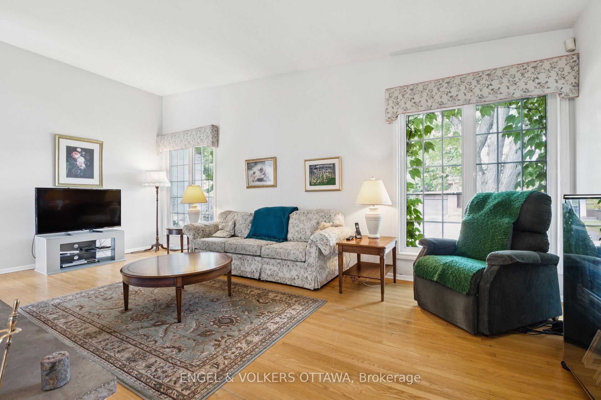 Photo 13 of 1161 Cameo Drive, Ottawa, Copeland Park — HOMEH