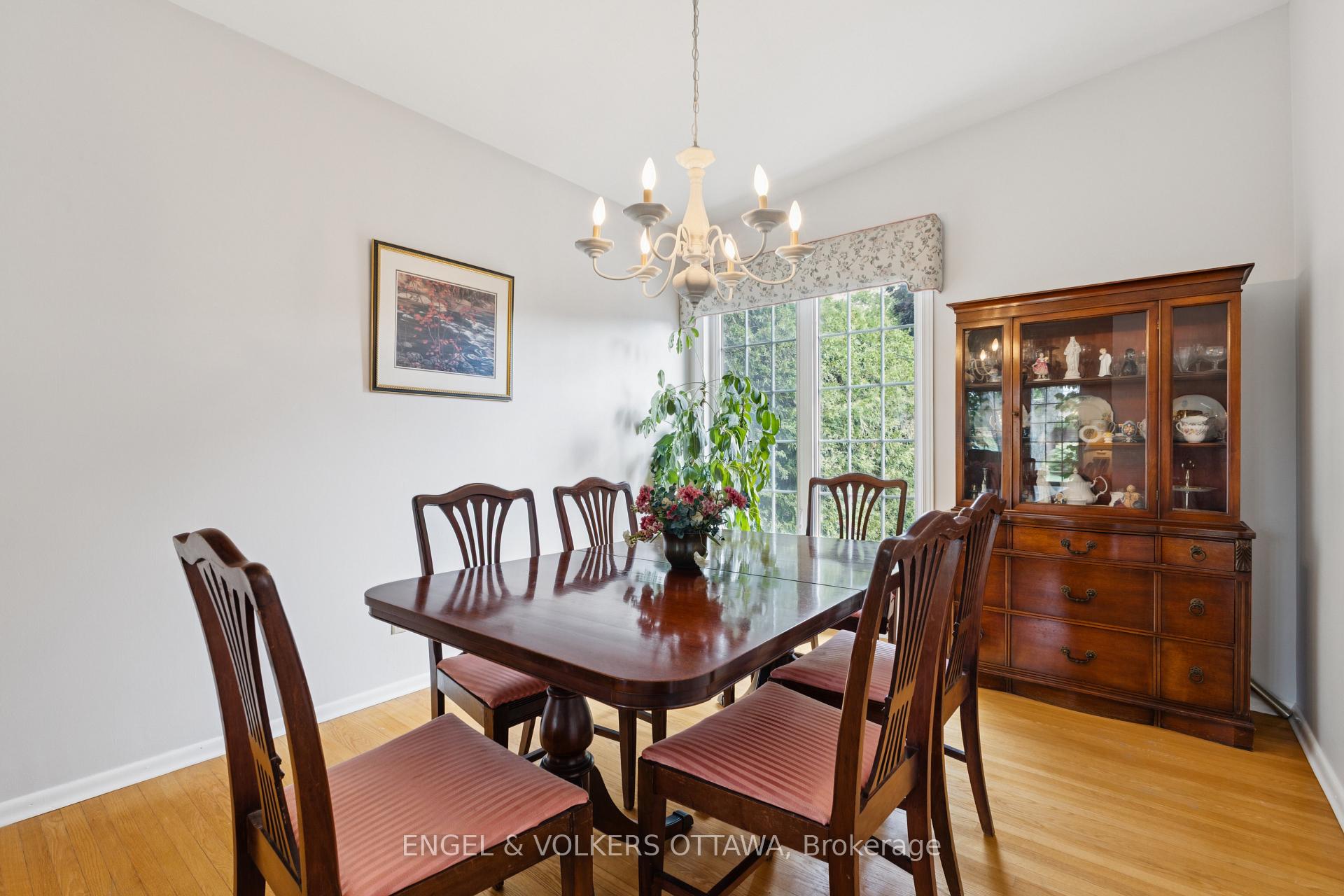 Photo 16 of 1161 Cameo Drive, Ottawa, Copeland Park — HOMEH