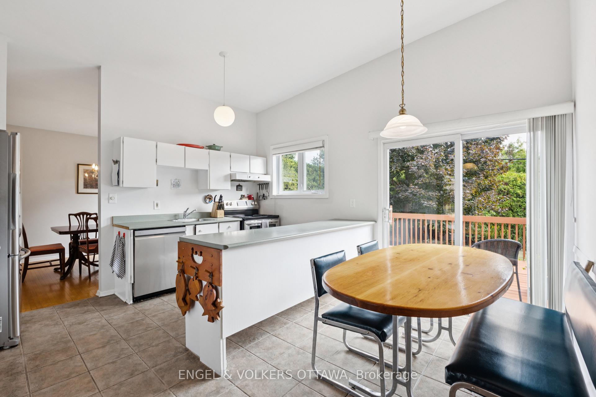 Photo 19 of 1161 Cameo Drive, Ottawa, Copeland Park — HOMEH