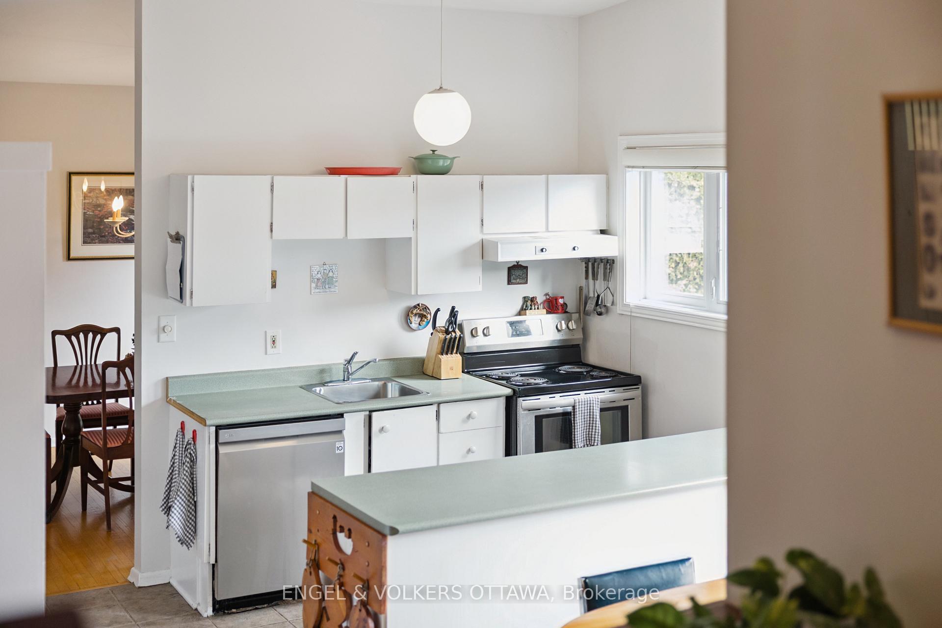 Photo 22 of 1161 Cameo Drive, Ottawa, Copeland Park — HOMEH