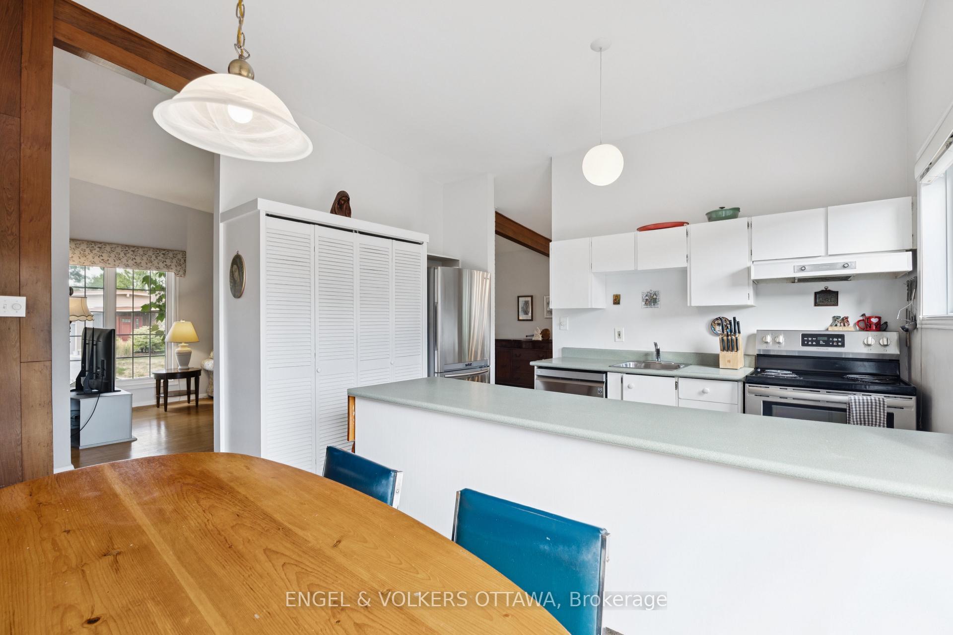 Photo 25 of 1161 Cameo Drive, Ottawa, Copeland Park — HOMEH