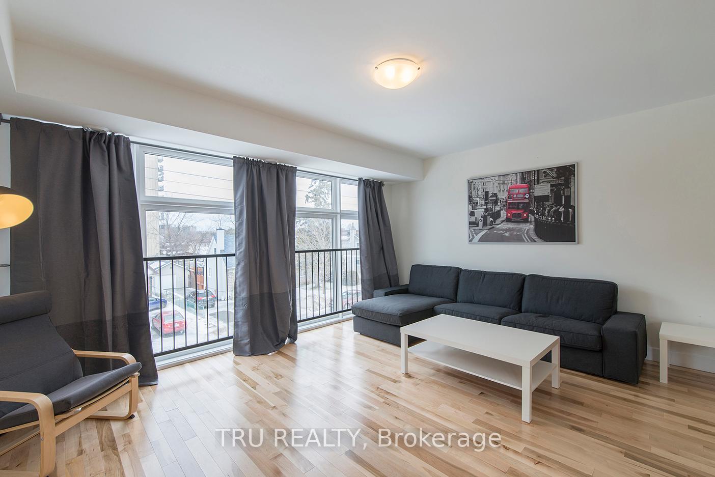 Photo 3 of Unit 2, 550 Guy Street, Ottawa, Castle Heights — HOMEH