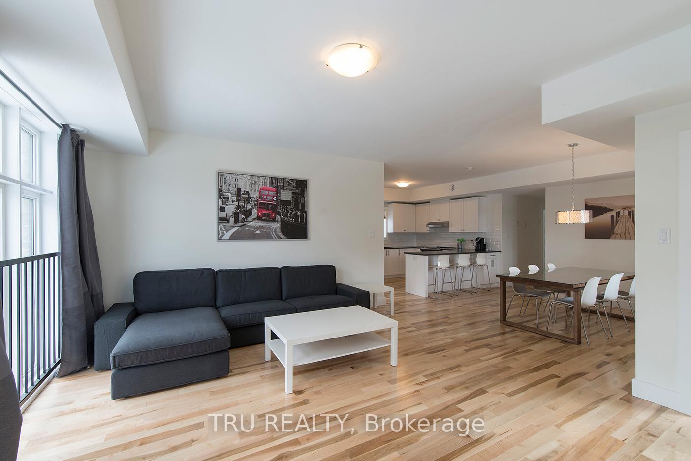 Photo 4 of Unit 2, 550 Guy Street, Ottawa, Castle Heights — HOMEH