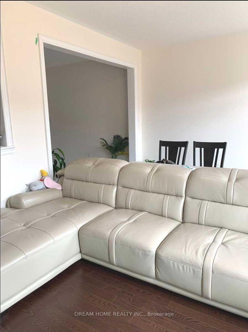 Photo 3 of Unit 201, 88 Mohandas Drive, Markham, Cedarwood — HOMEH
